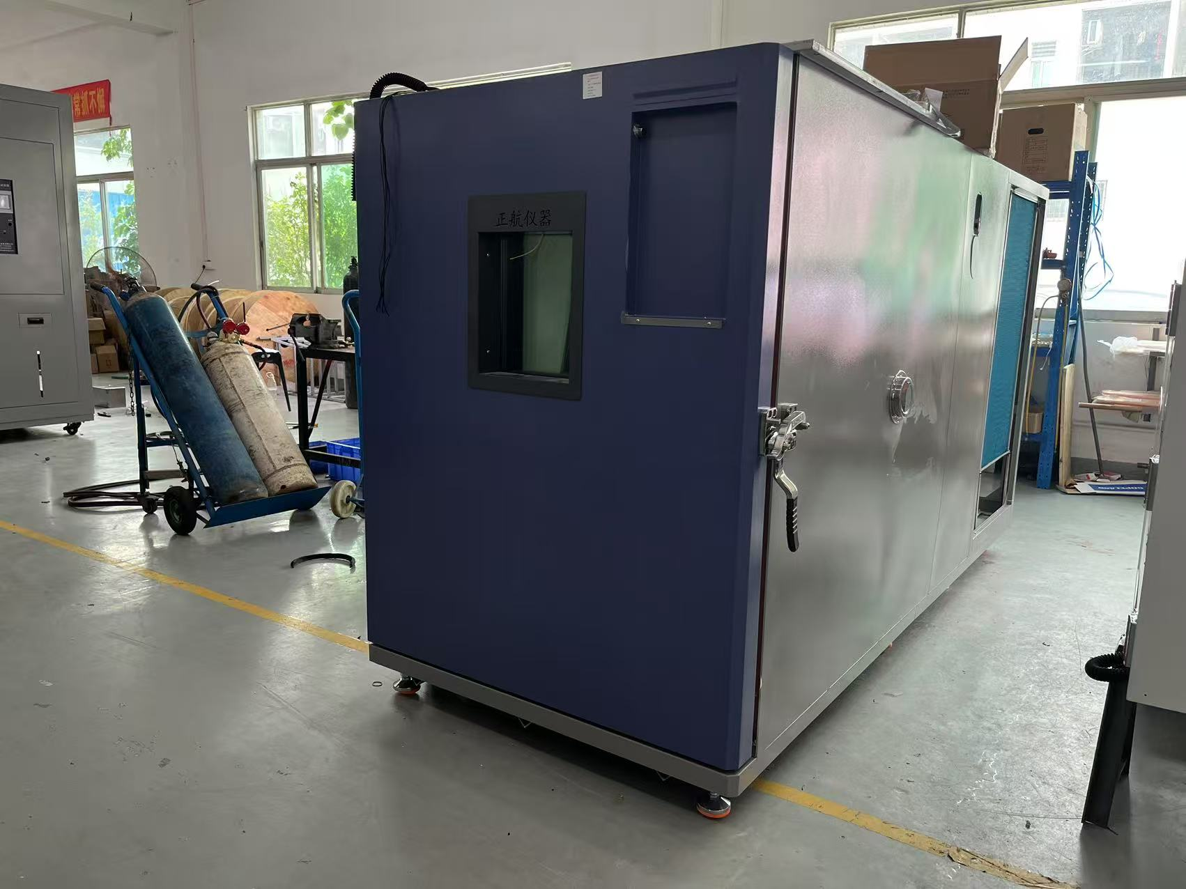 山東客戶定制2.08m3非標(biāo)恒溫恒濕試驗箱