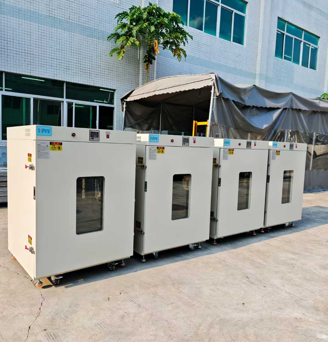 （640L高溫試驗(yàn)箱(300℃)）